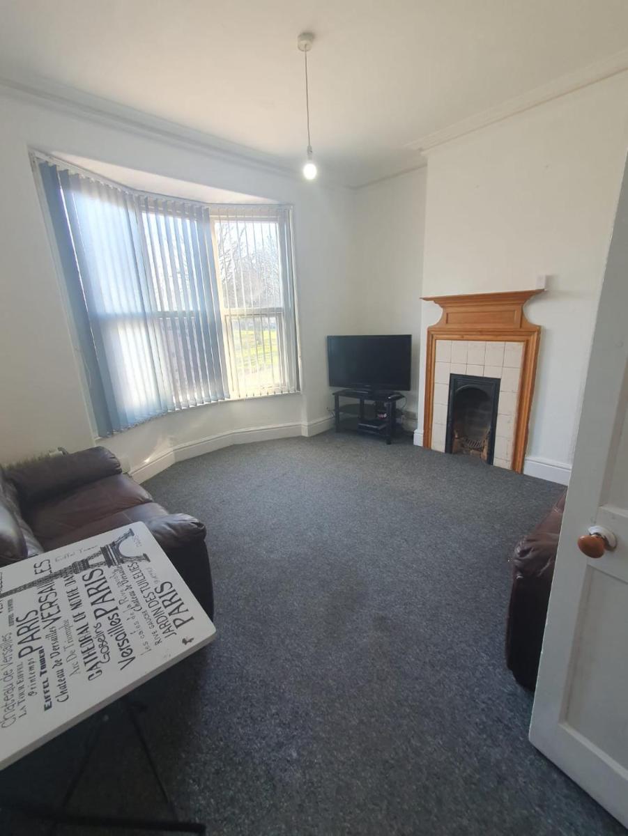 1 Bedroom Flat - Aylestone Road - Housity
