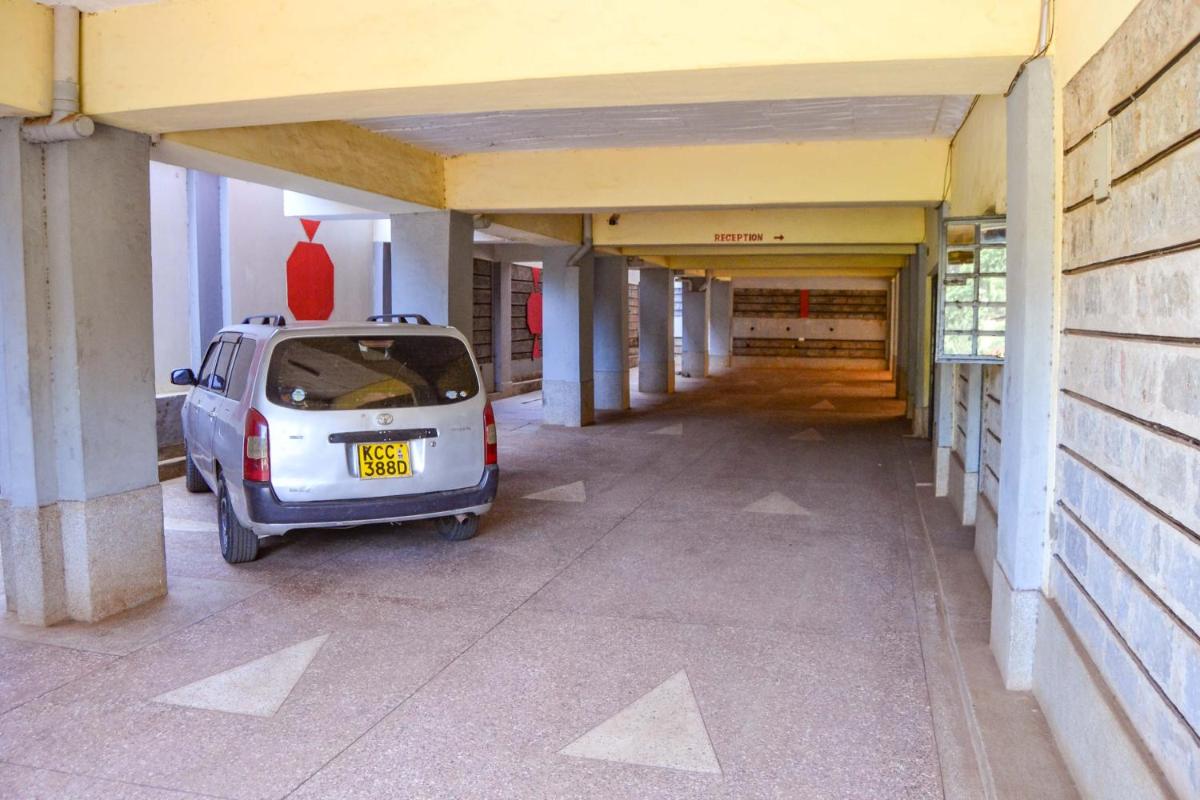 Sweethut Hotel - Housity
