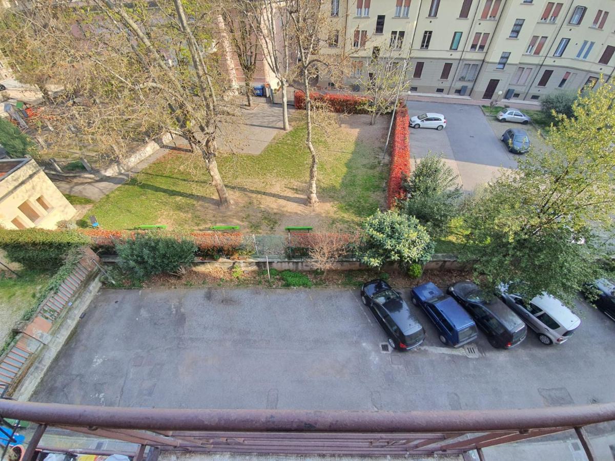 The Yellow Apartment - Housity