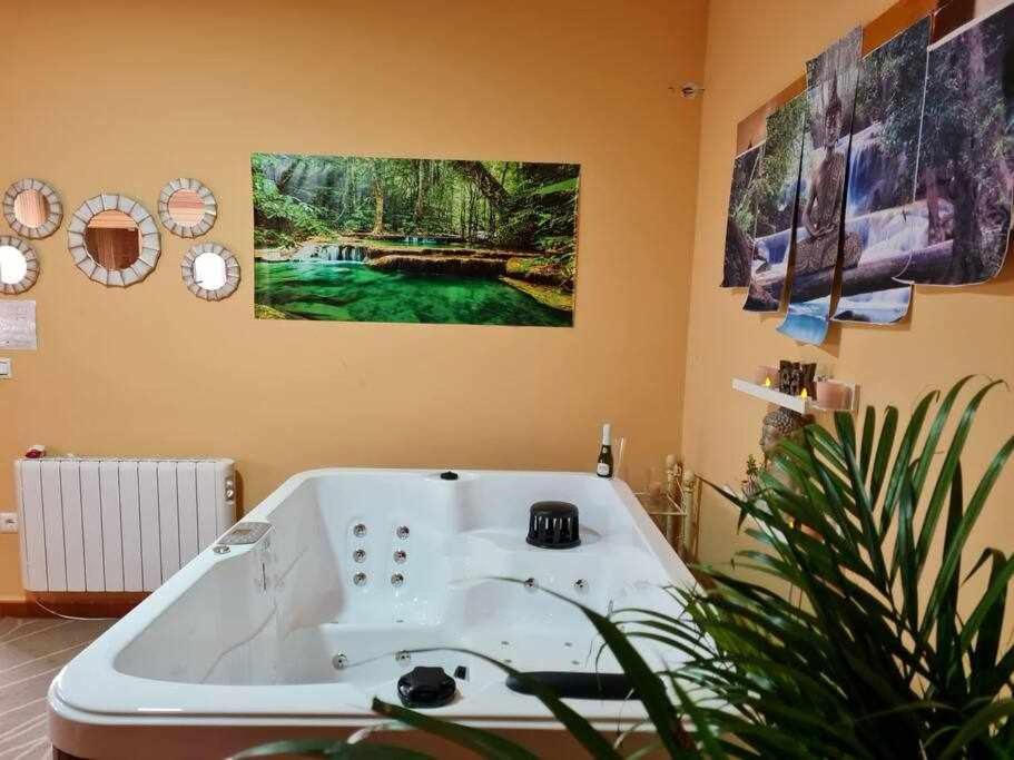 Casa rural con jacuzzi, sauna, barbacoa y barra - Housity