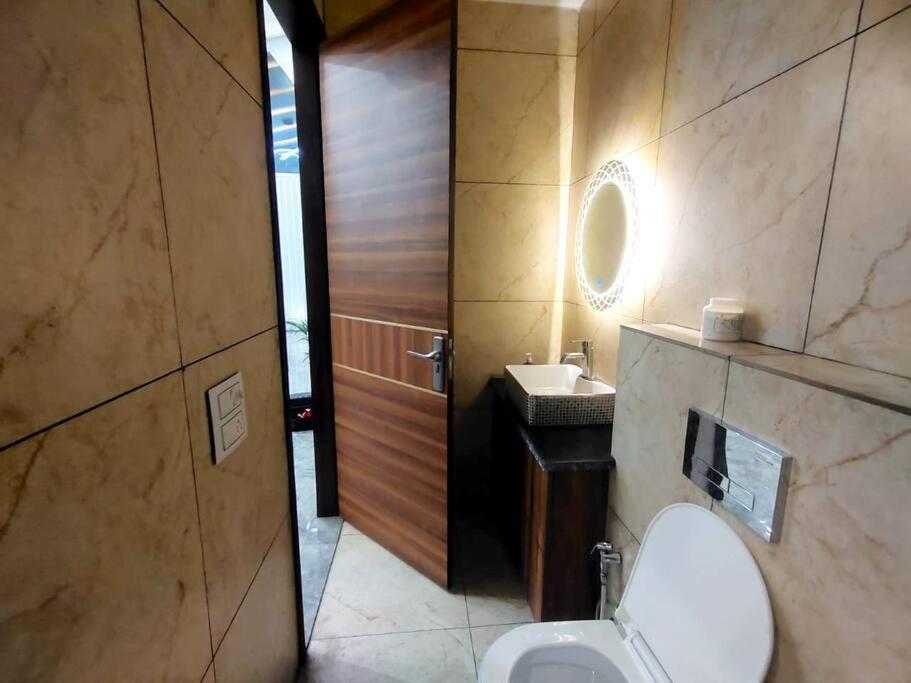 Suitetrails - Shaw Estate-Executive Stay, Near Expo Mart-Mehra Farm