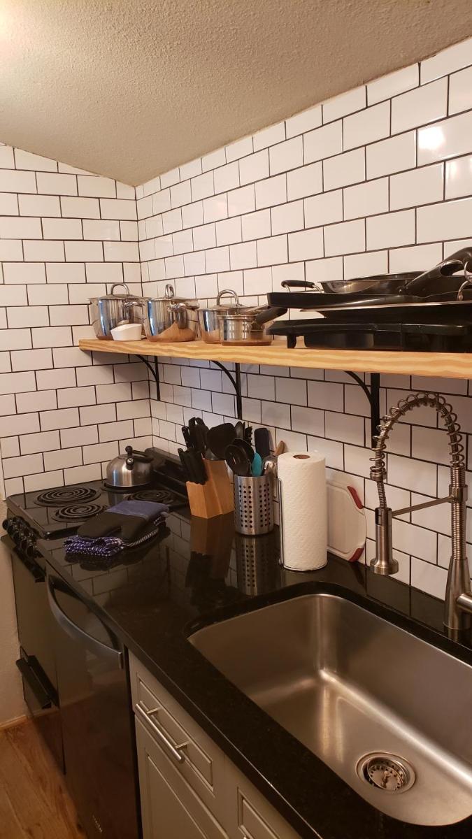 Lake front Studio - Housity