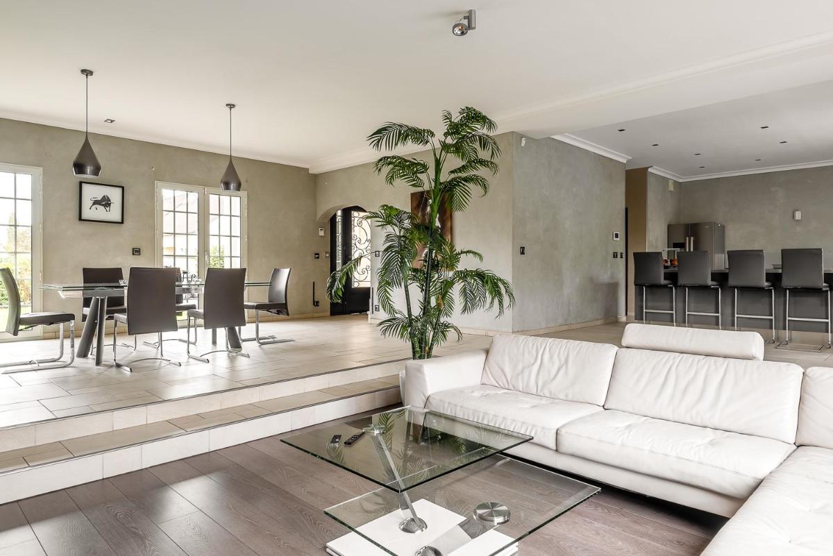 Beautiful Villa with Pool 15 min from Disneyland Paris - Housity