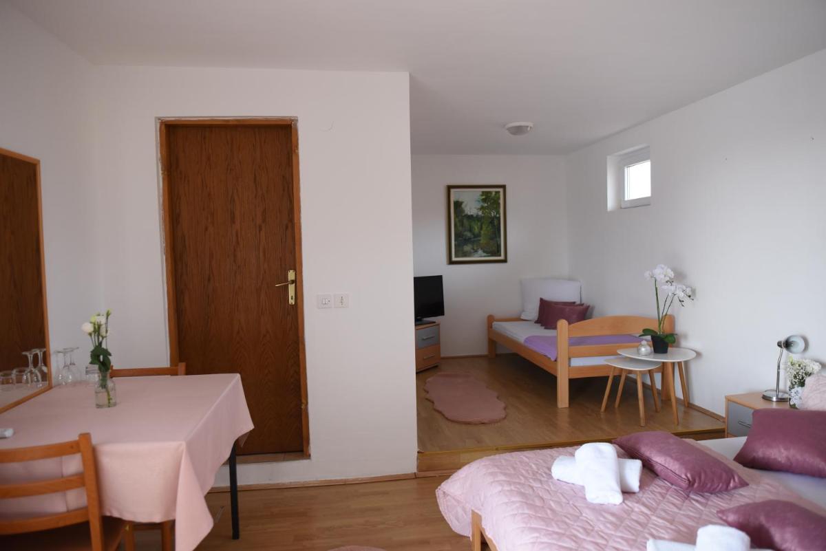 Prenoćište Džinić - Housity