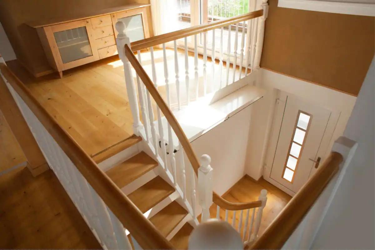 Lakeview Gem - Housity