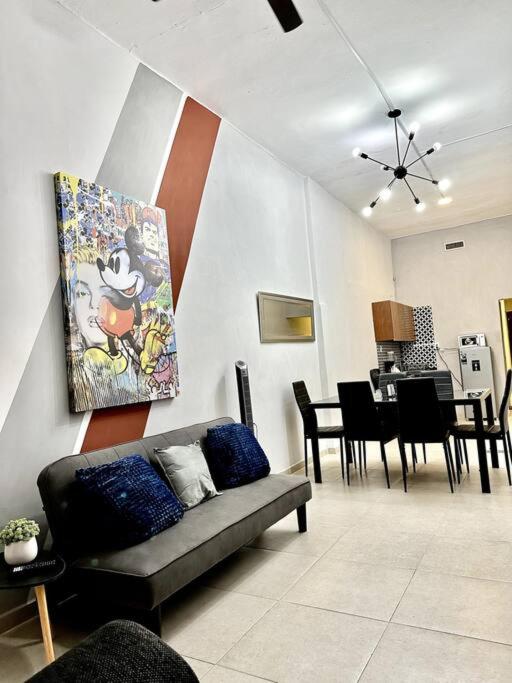 Depa Disney, a 1 cuadra del mar, totalmente nuevo! - Housity
