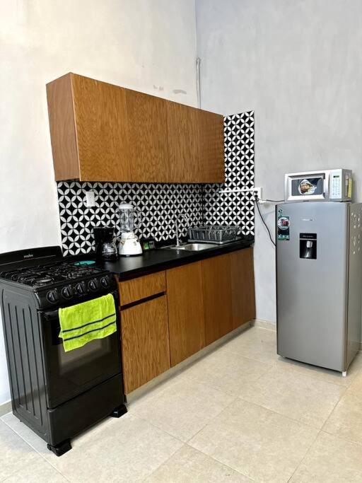 Depa Disney, a 1 cuadra del mar, totalmente nuevo! - Housity