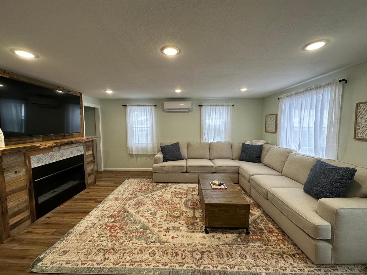 Little York’s Lakeside Chalet - Housity