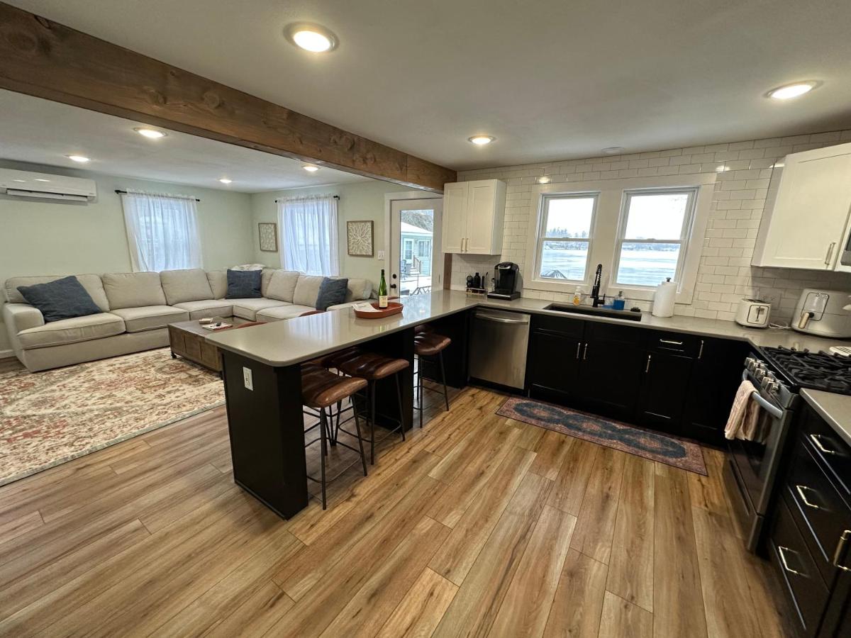 Little York’s Lakeside Chalet - Housity