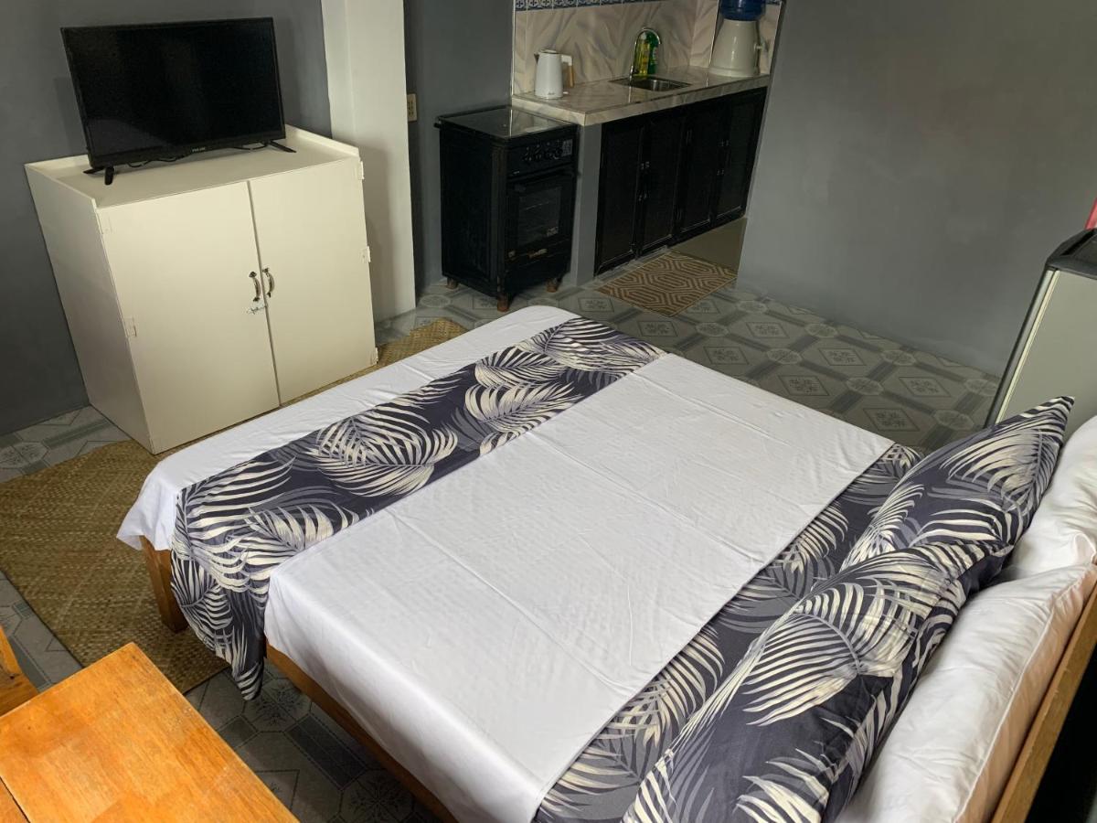 Gray Apartment Catangnan Back Road - Housity