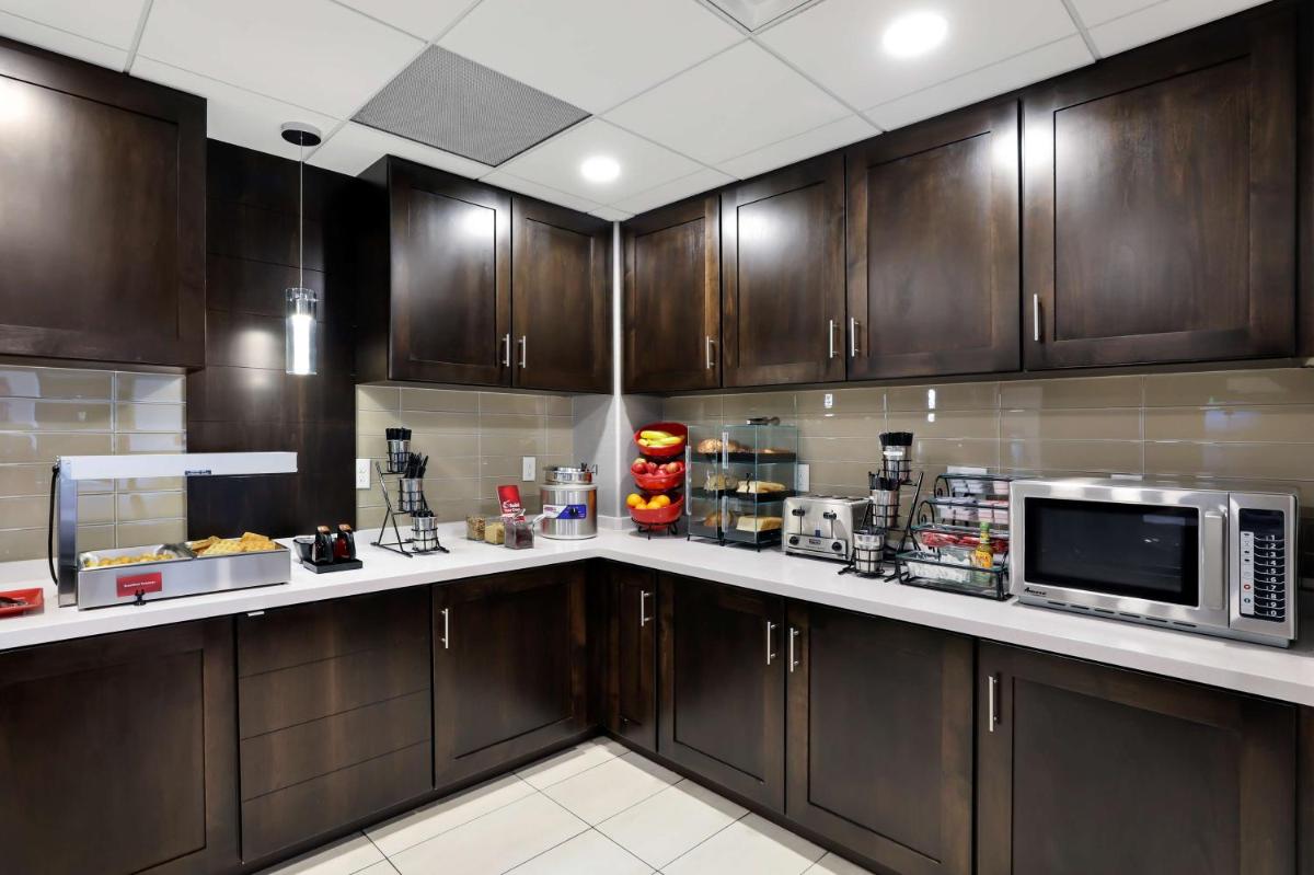 Best Western Plus Castle Rock - Housity