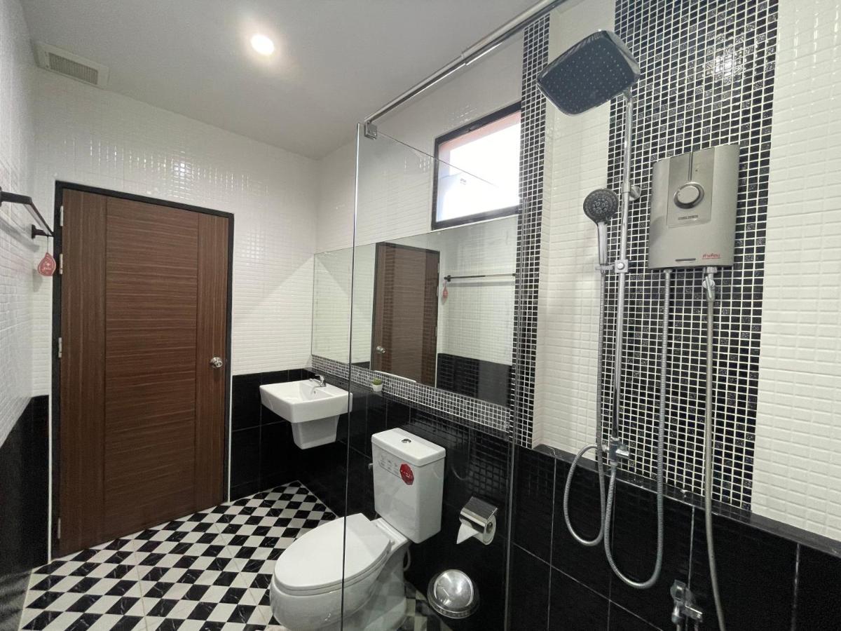 Dark Sugar Resort - Housity
