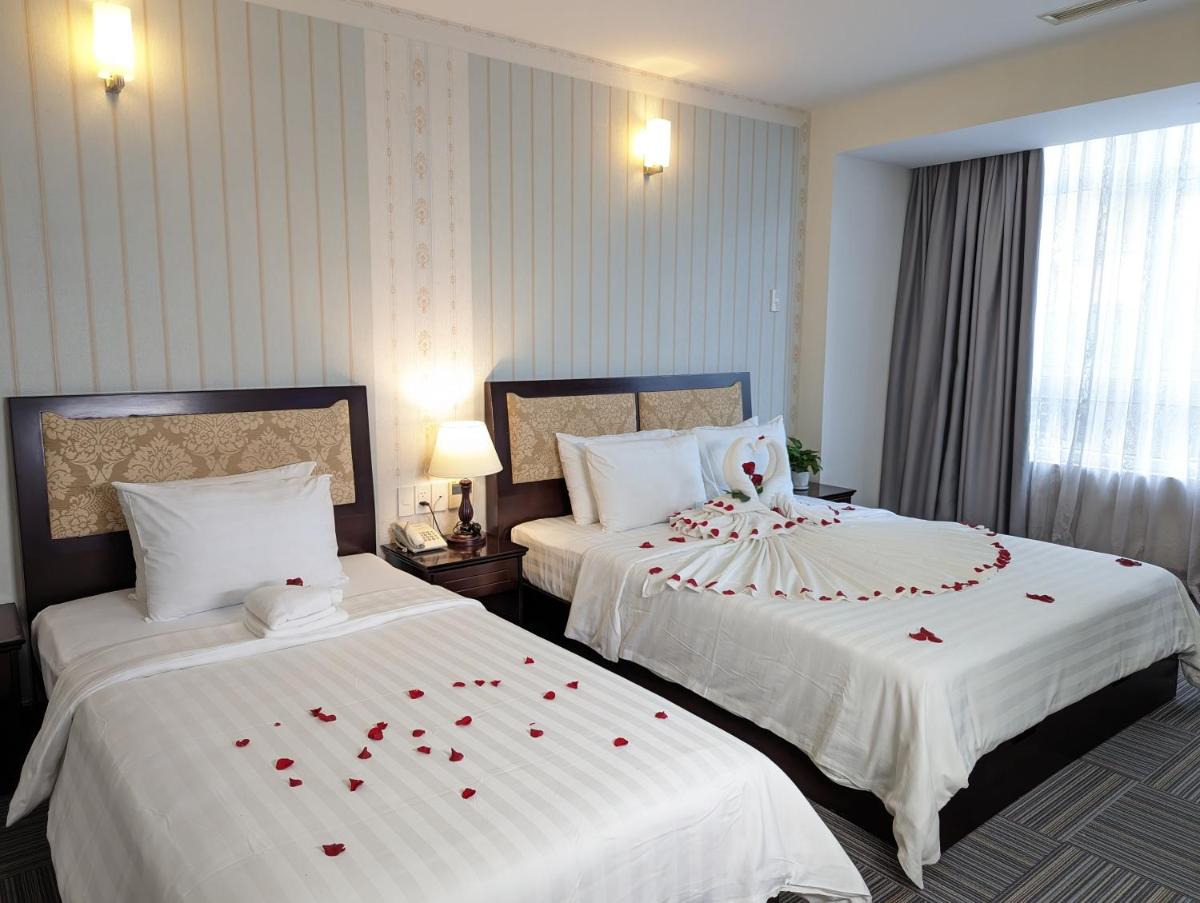 Đông Kinh Hotel - Housity