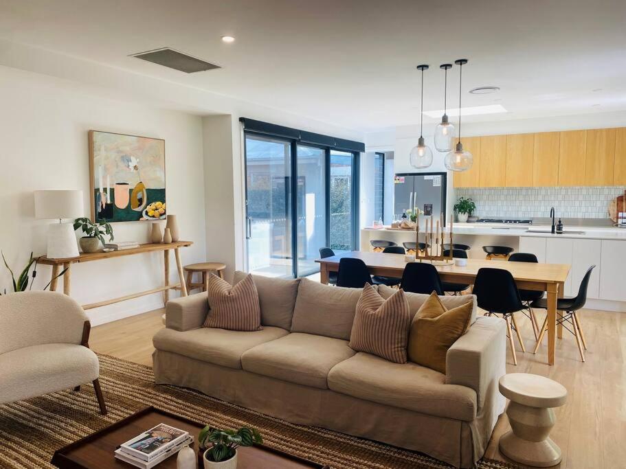 The Courtyard House Orange - Housity