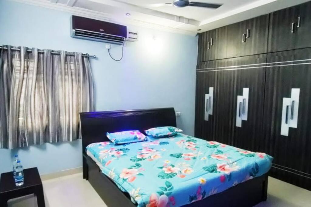 Suitetrails - 3 BHK Fully Furnished Home in KPHB with Parking