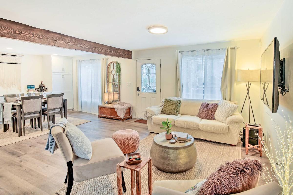 Downtown Home with Free Parking, Less Than 1 Mi to Beach! - Housity
