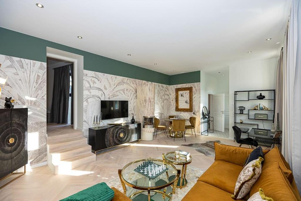 Suitetrails - Luxus Apartment Vienna Hills FREE PARKING