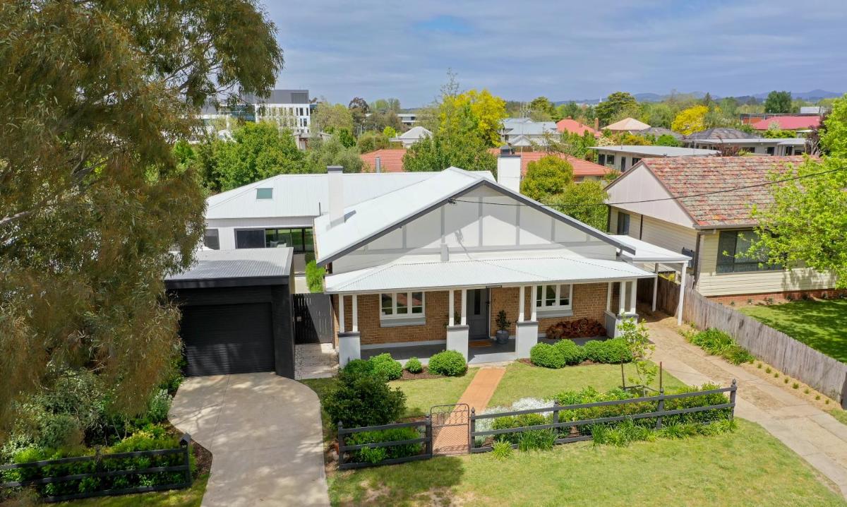 The Courtyard House Orange - Housity