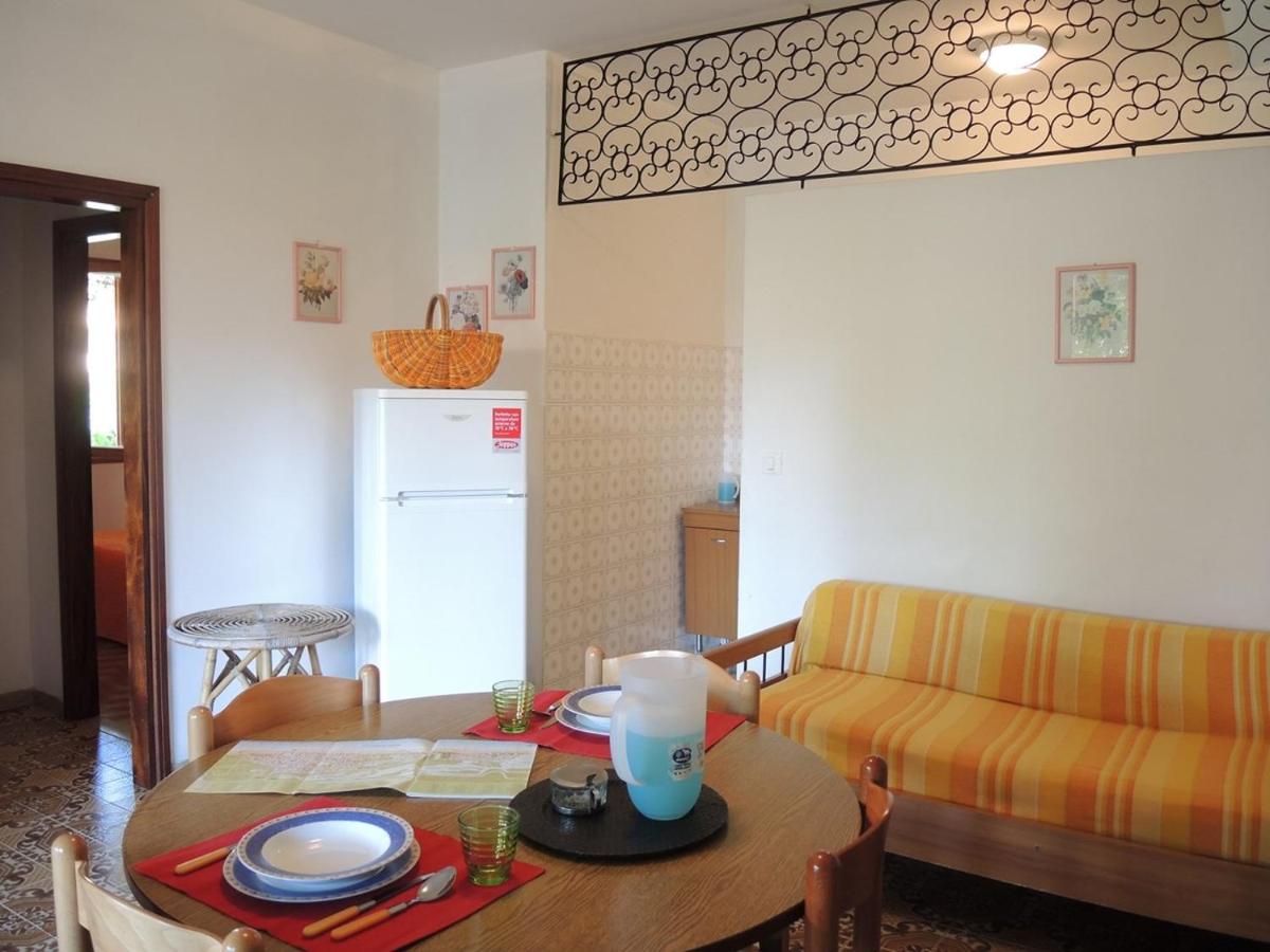 Cozy Two-Bedroom Apartment 500m from the sea - Housity