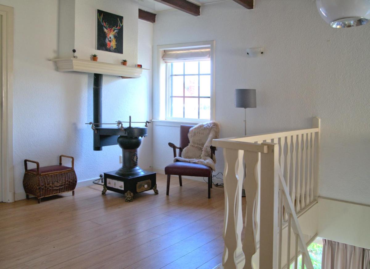 Sfeervolle bovenwoning uit 1916 met 2 slaapkamers - Housity