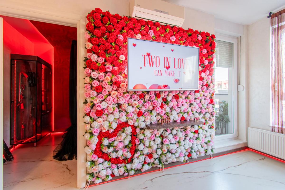 Jacuzzi - Love - BDSM - Extra Luxury - EV chargger - Valentine's Day - Red Room - Flexible SelfCheckIns 28 - Housity