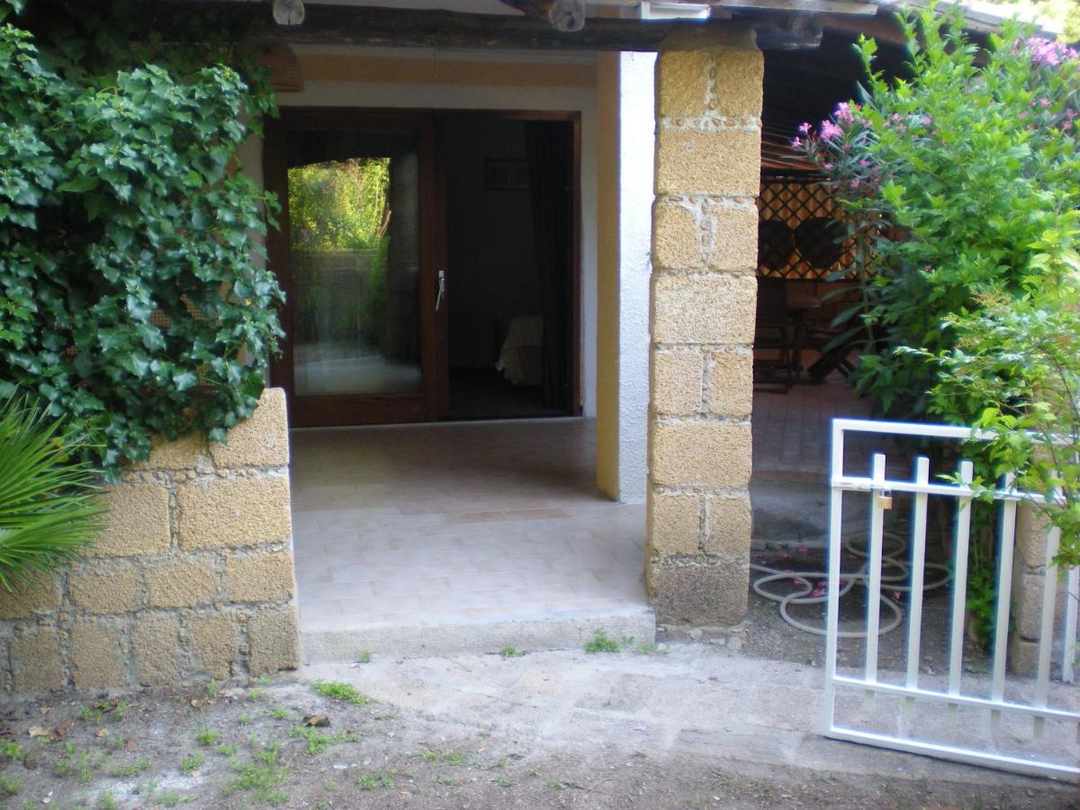 One bedroom house at Praialonga 200 m away from the beach with enclosed garden and wifi - Housity