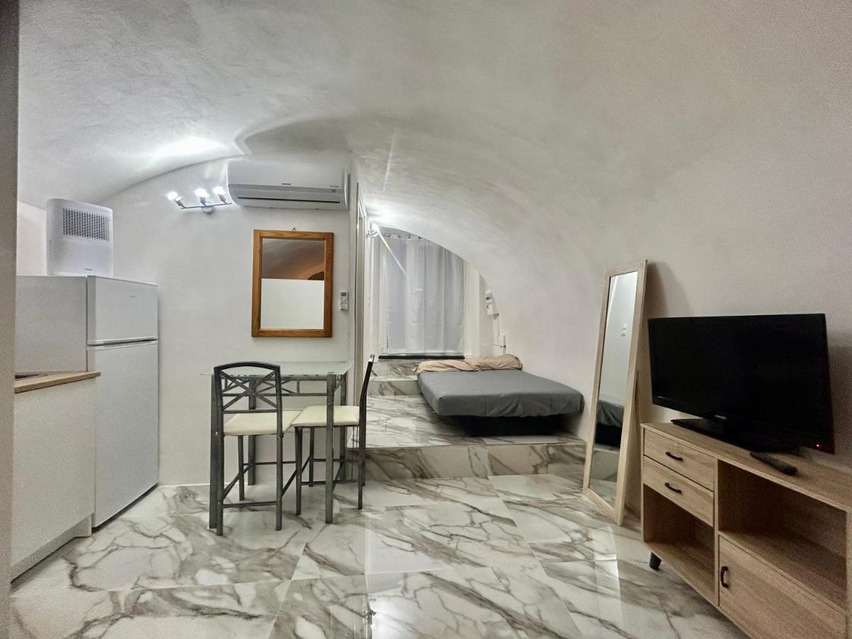 Cave House Apartment - Housity