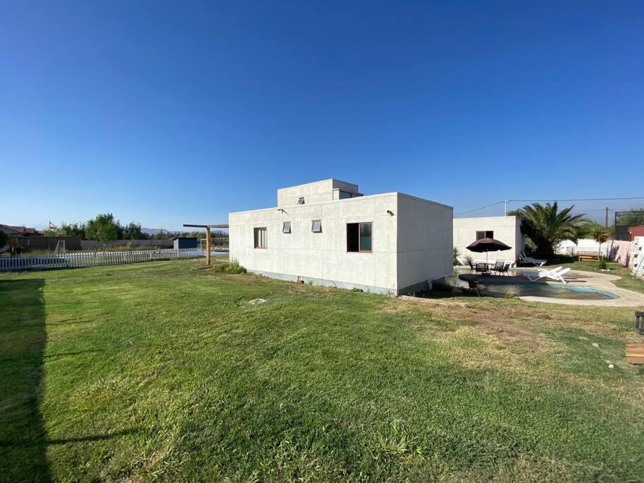 Casa en parcela con dos piscinas en Lo Solar - Housity