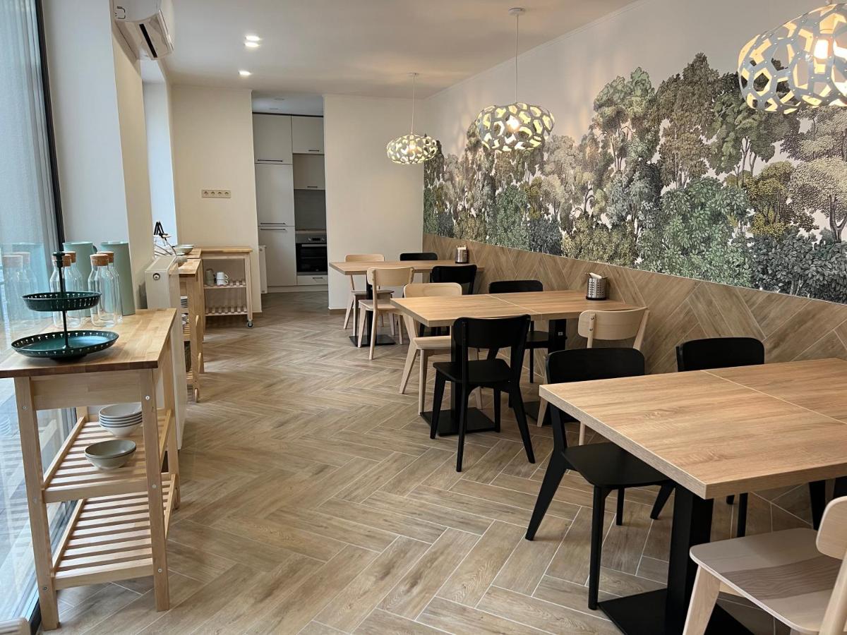 Suitetrails - H11 ROOMS ESZTERGOM