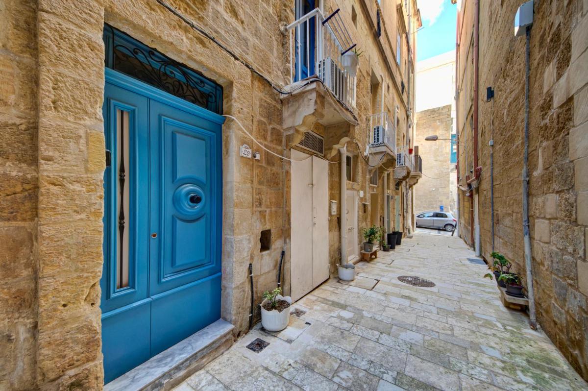 33 Sally Port - Housity