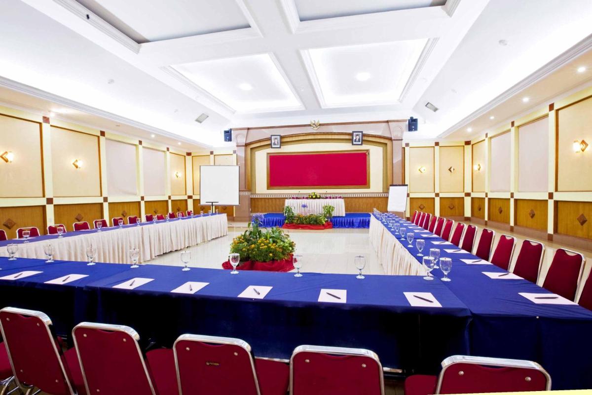 Hotel Sibayak Internasional - Housity