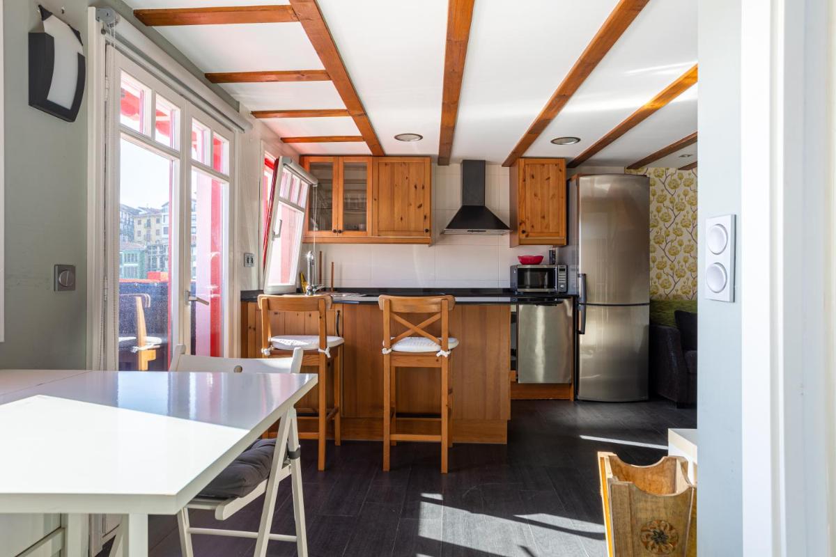 PORTU ZARRA Bermeo - Housity