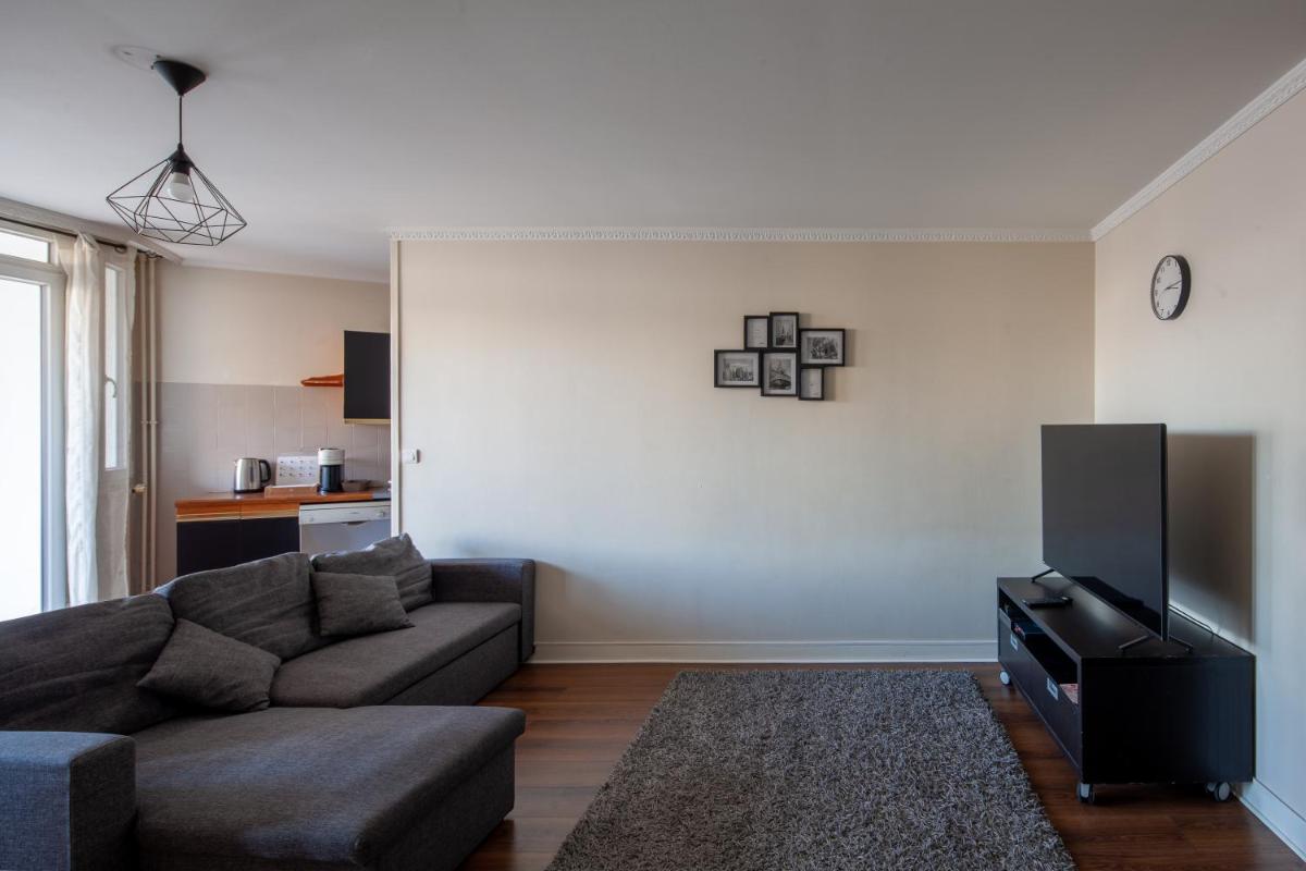 Charmant 3 Pièces - RER à 100 M - Housity