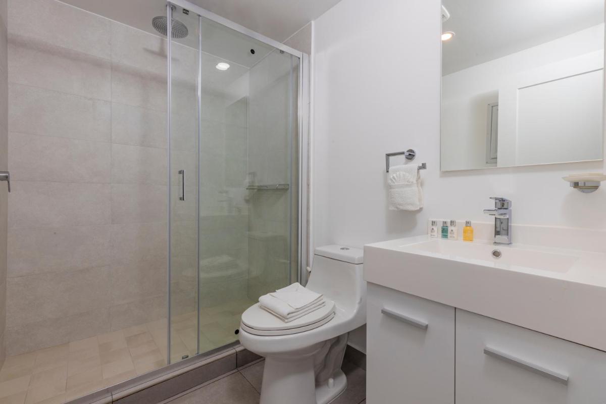Love Where U Live And Stay Turquoise View Studio - Housity