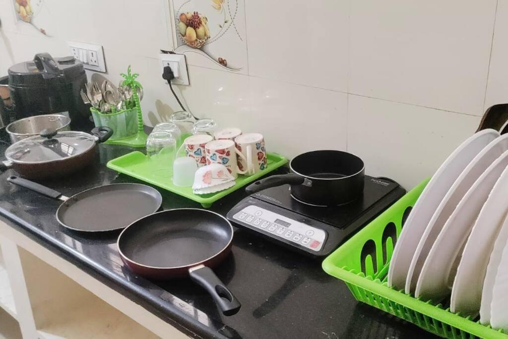 Suitetrails - 2 BHK Home in KPHB with Parking