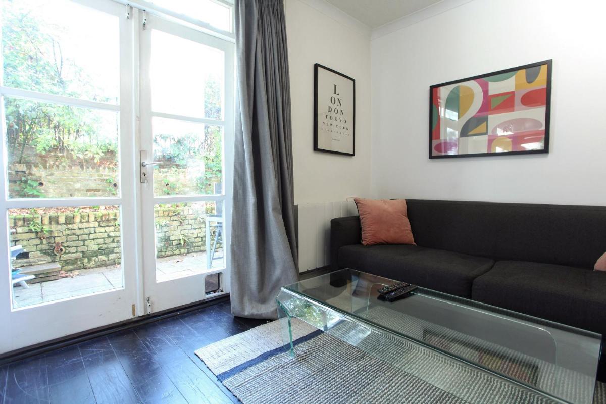 Walk to Notting Hill /Paddington 1 B/R with patio - Housity