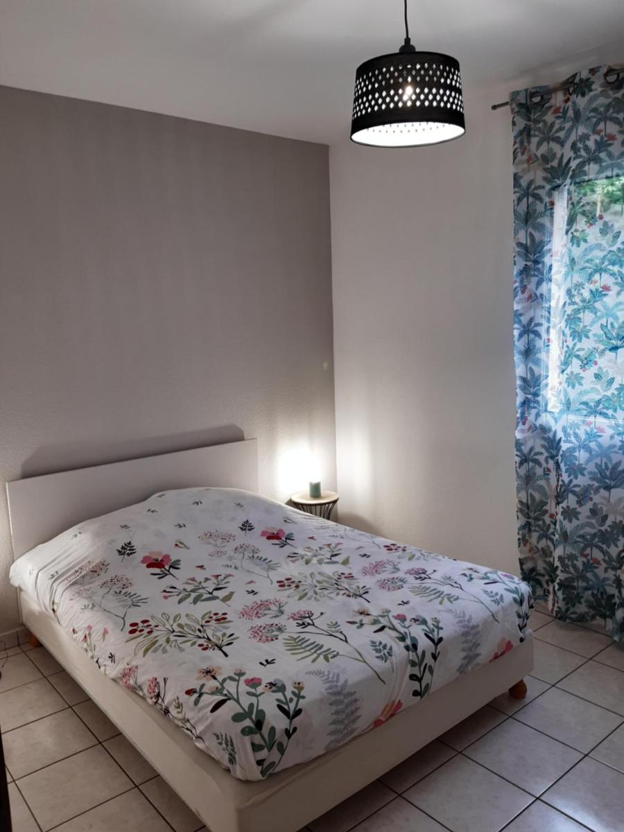 Charmante maison à Payzac avec piscine privée et Clim - Housity