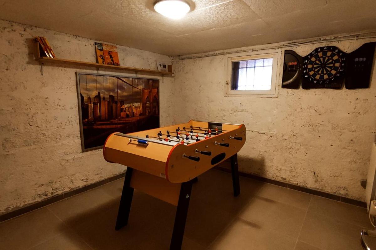 Beautifuf house 110m with terrace and games room - Housity