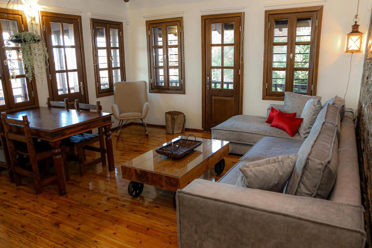 Olympia Avra - Housity