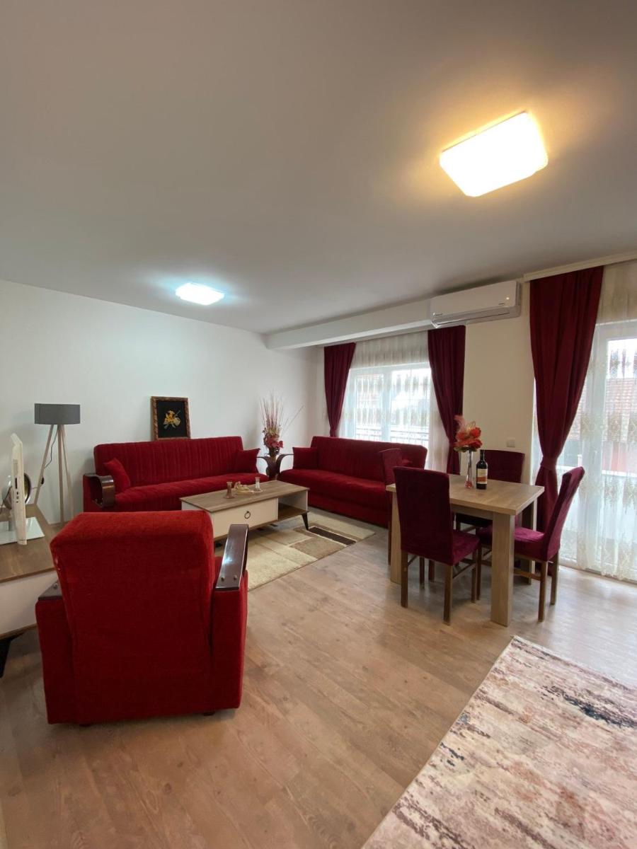 White Apartments 1 - Housity