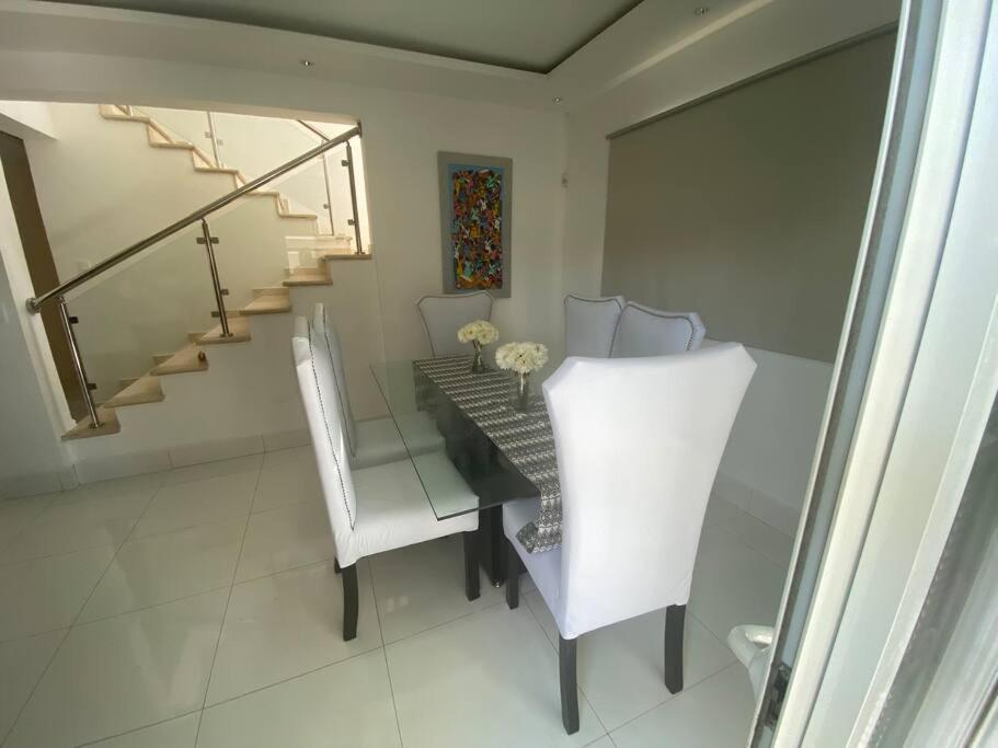Maravillosa casa en Gurabo - Housity