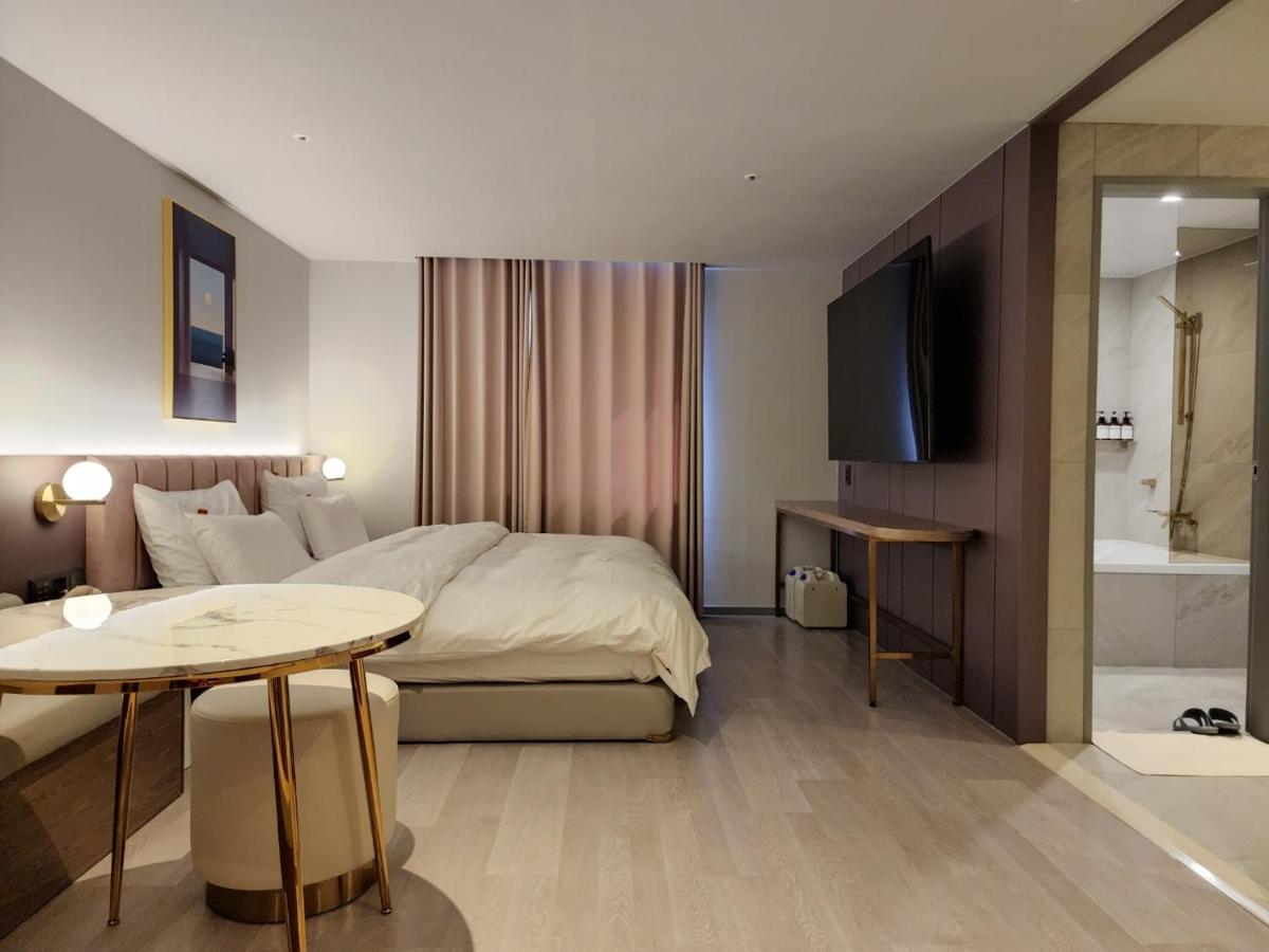 Brown Dot Hotel Cheonan Buldang - Housity