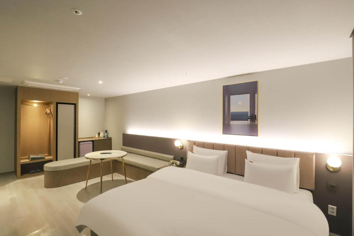 Brown Dot Hotel Cheonan Buldang - Housity