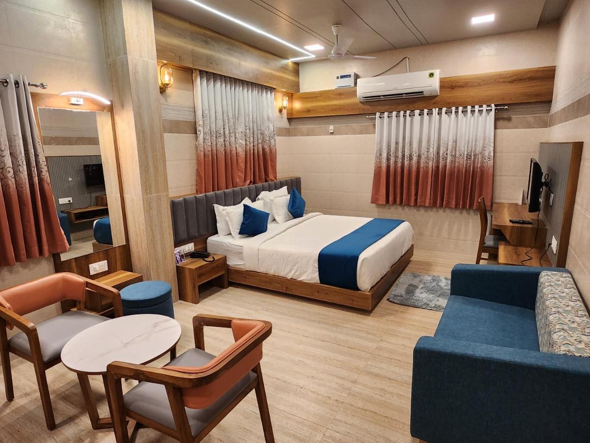 VITS Select Avadh Heritage Resort - Housity