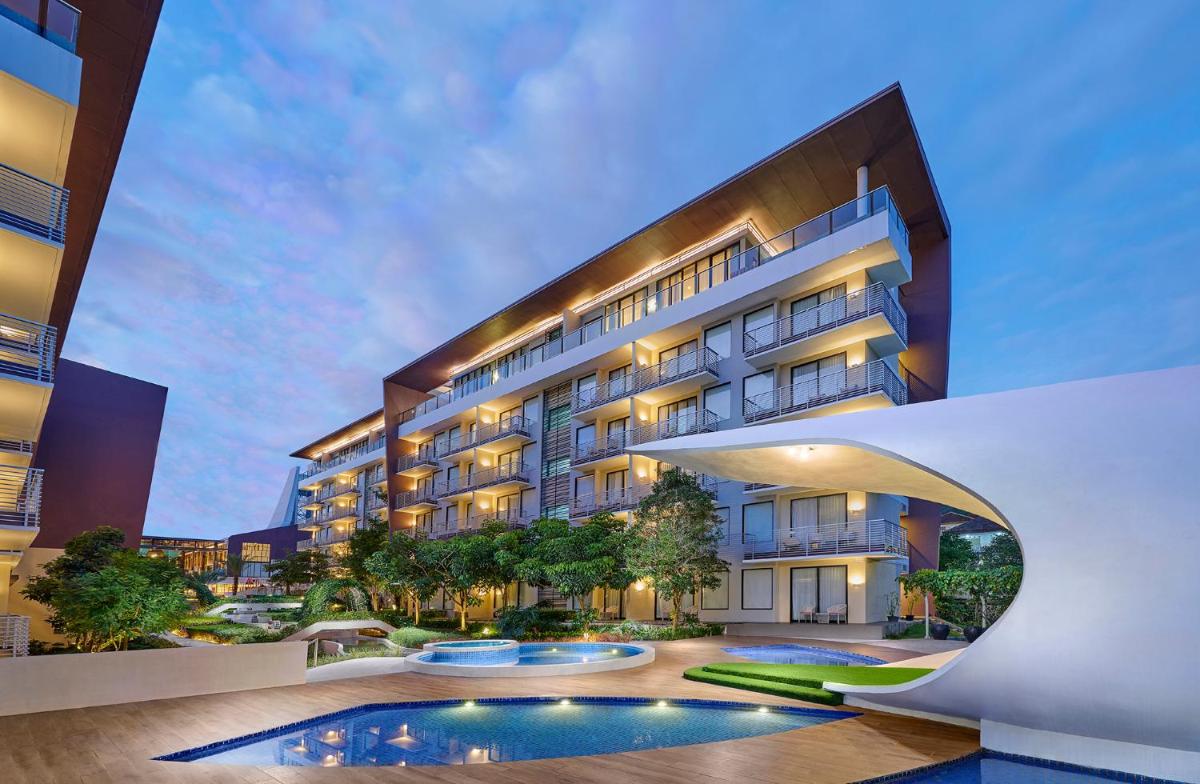 Golden Tulip Holland Resort Batu - Housity