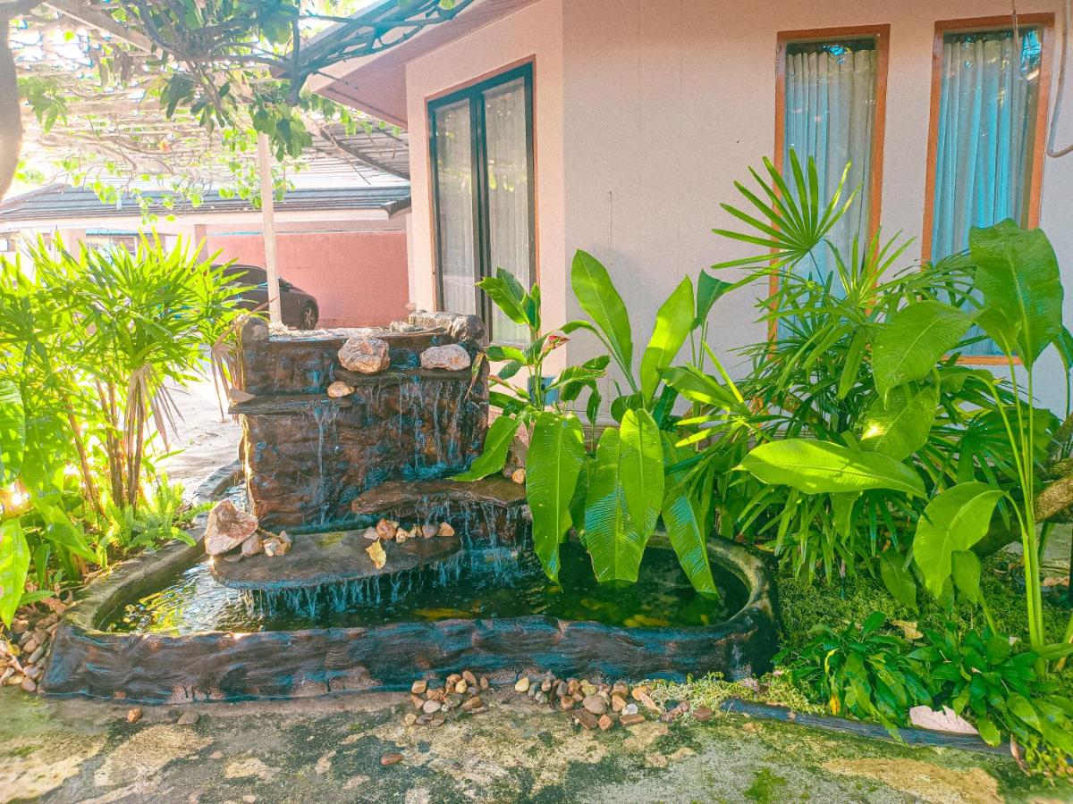 โรงแรม พี รีสอร์ท - Housity