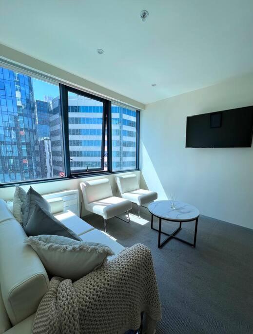 Suitetrails - Bright One Bedroom Apartment in Melbourne CBD