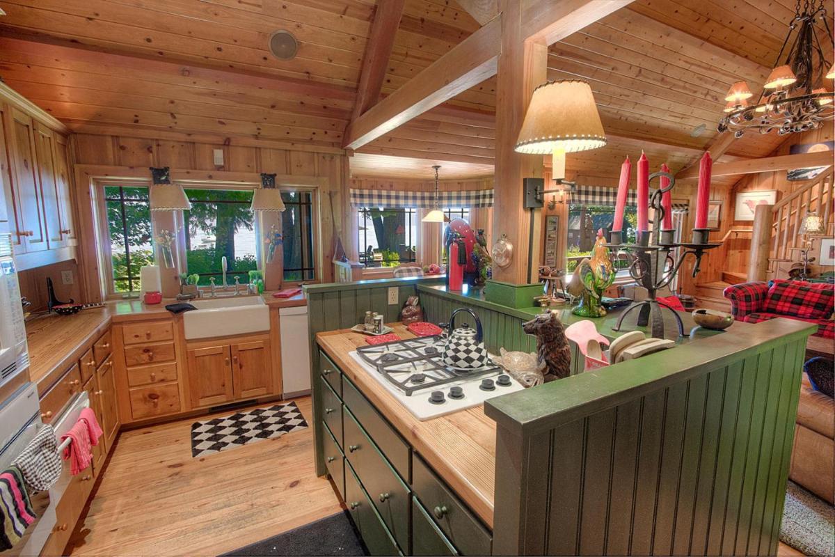Lakefront History cabin - Housity