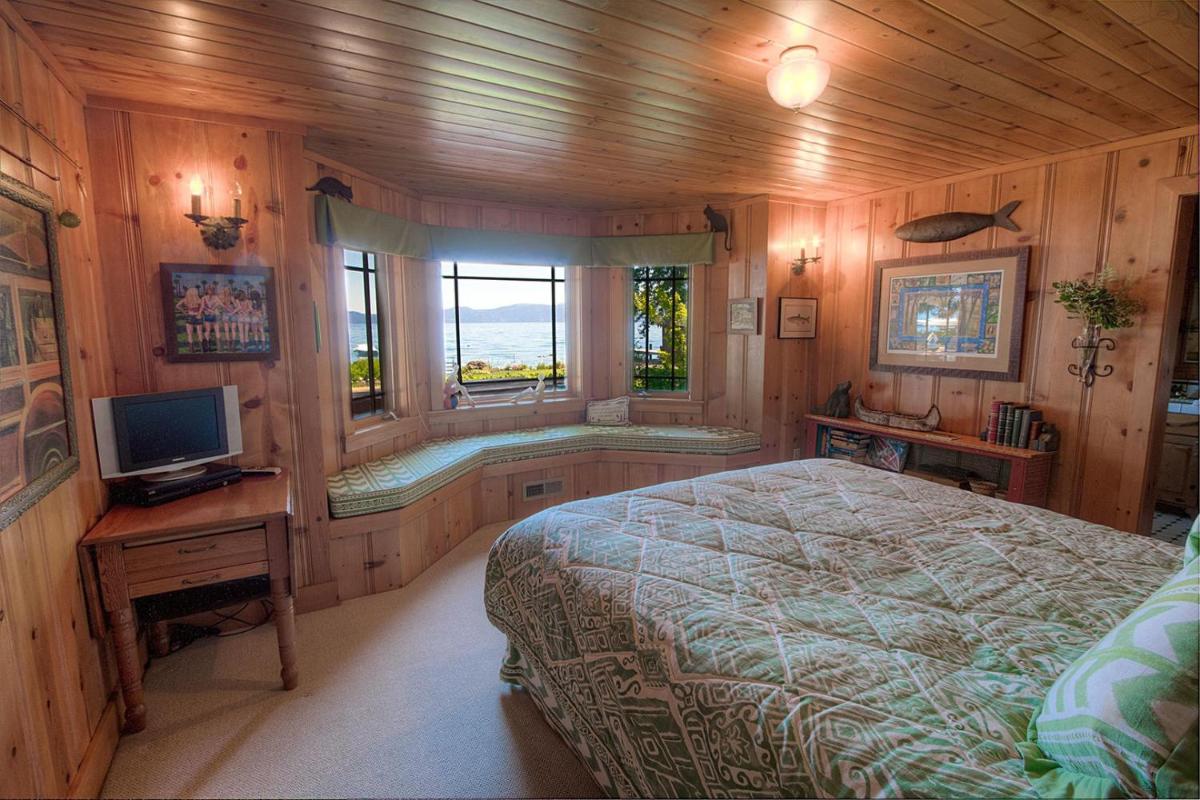 Lakefront History cabin - Housity