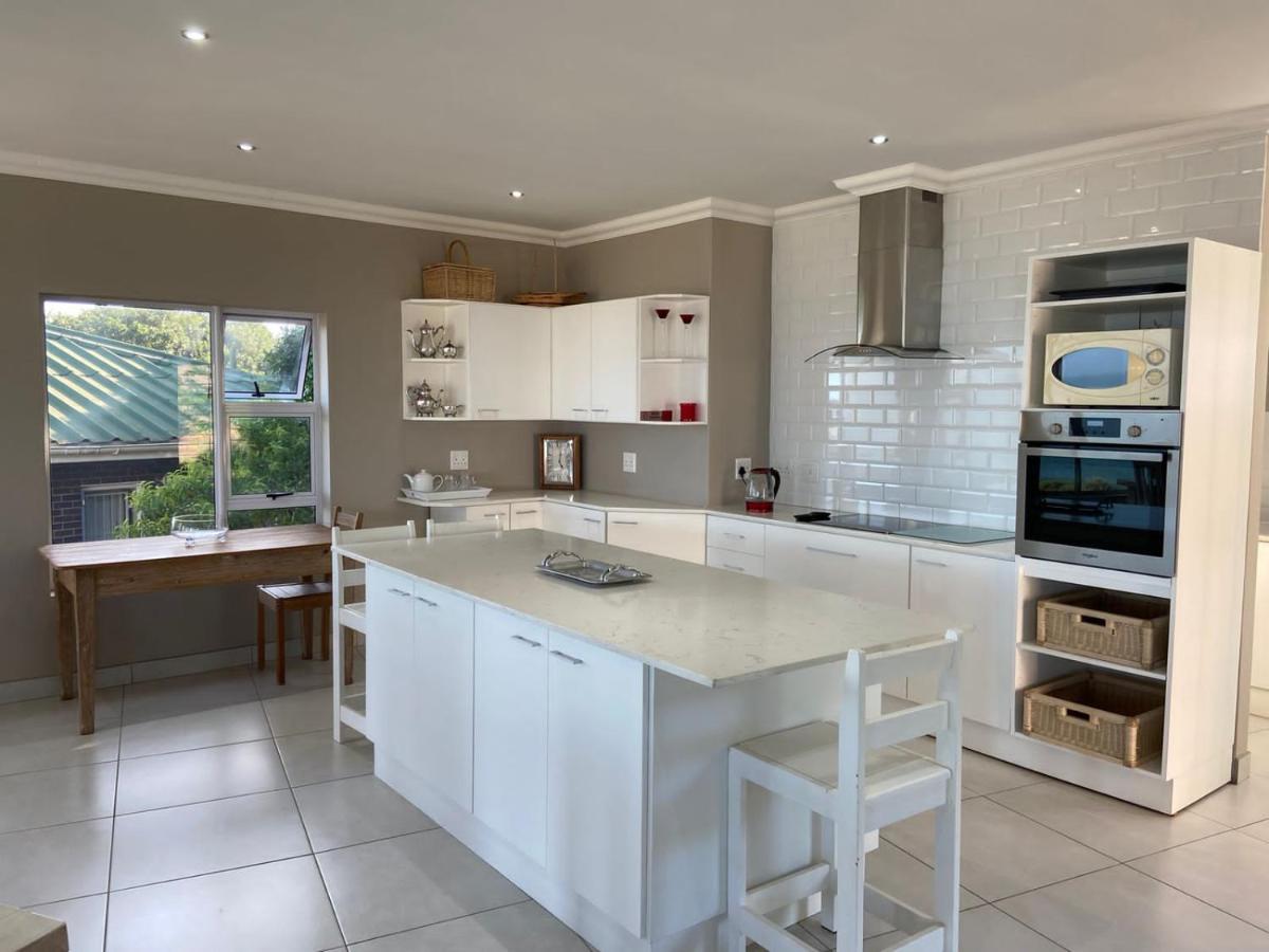 Loerie Nest - Housity